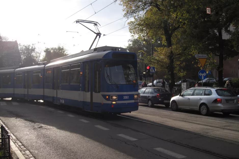 Kraków tram line 19 with articulated tram 3061 on Krakowska (2011)