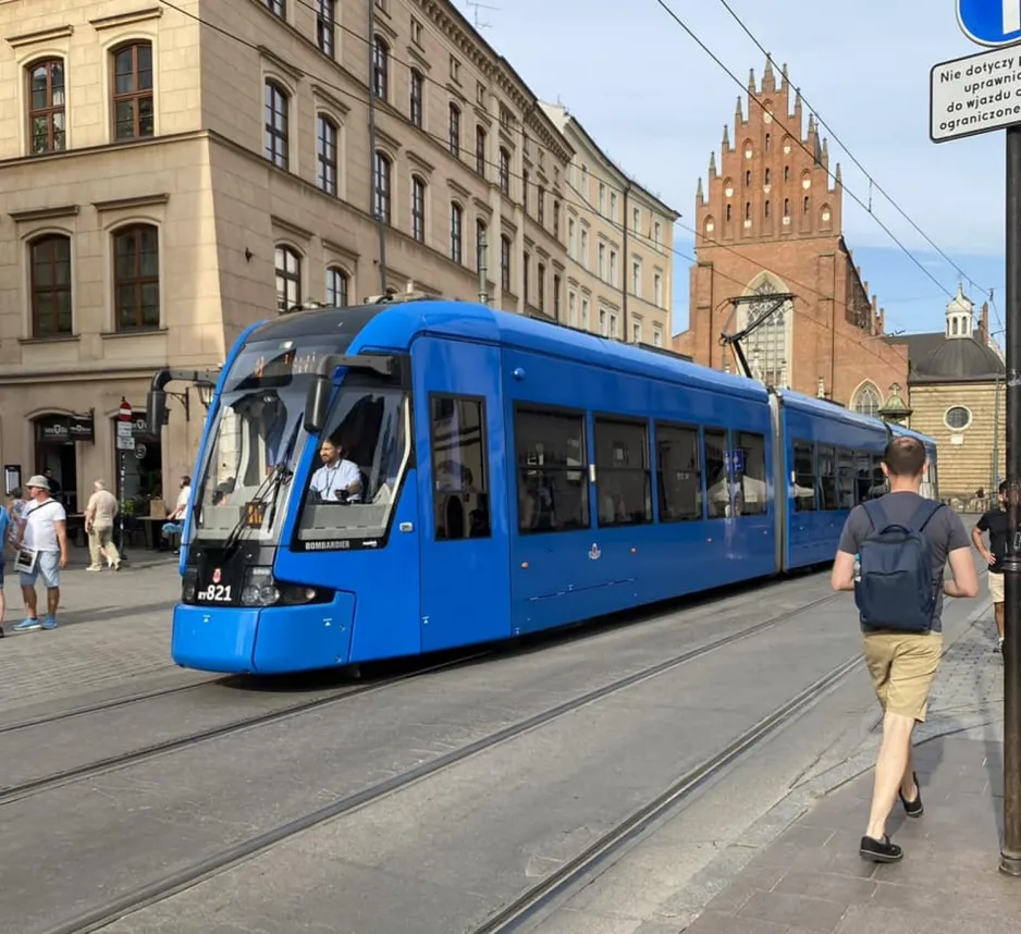 Kraków tram line 8 with low-floor articulated tram RY821 on Plac Wszystkich Świętych (2024)