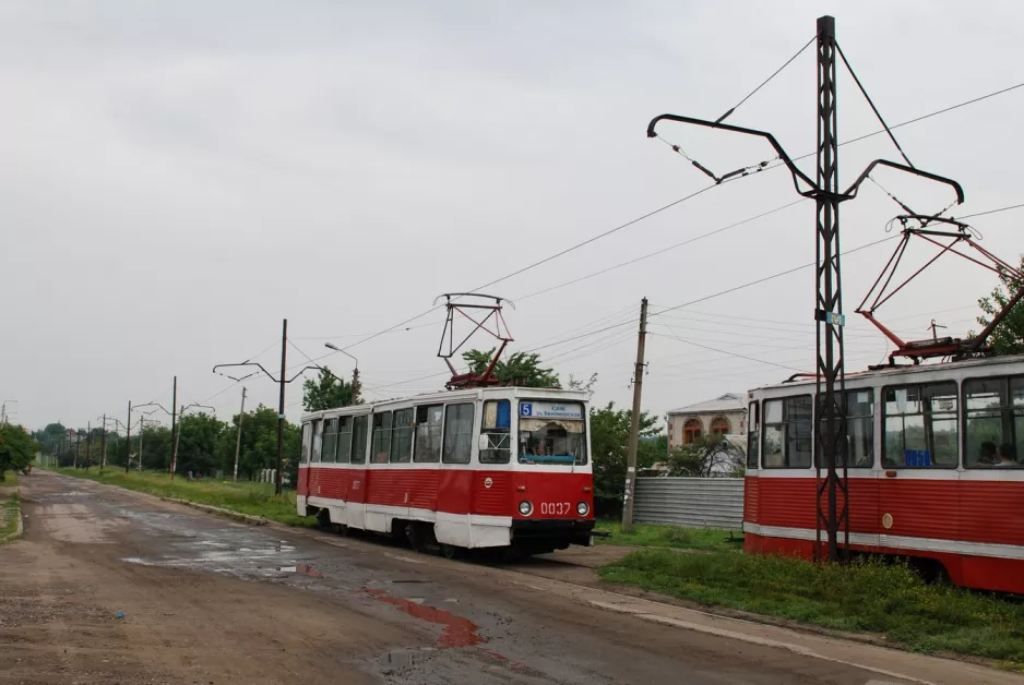 Kramatorsk tram line 5 with railcar 0037 at Rybinska St (2012)