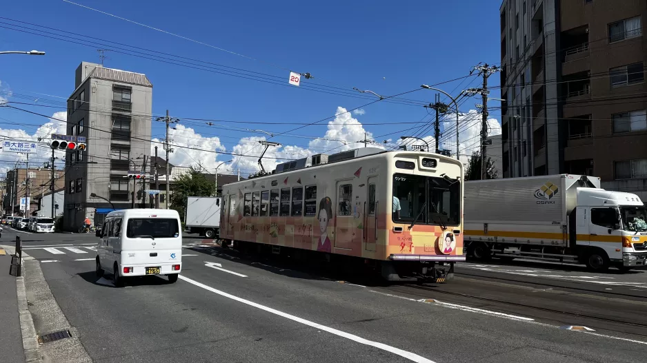 Kyoto Arashiyama Line with railcar 624 near Nishiōji-Sanjō (2023)