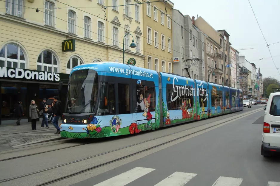 Linz tram line 1 with low-floor articulated tram 011 at Bürgerstraße (2012)