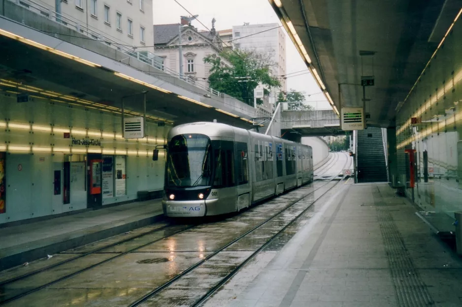 Linz tram line 2 with low-floor articulated tram 001 at Herz-Jesu-Kirche (2004)