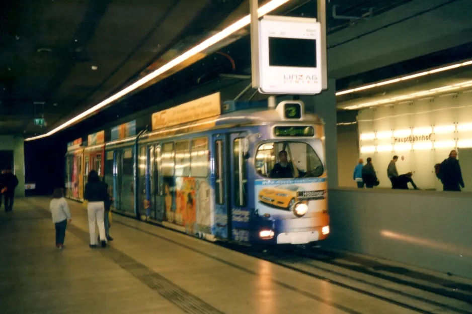 Linz tram line 3 with articulated tram 74 at Hauptbahnhof (2004)