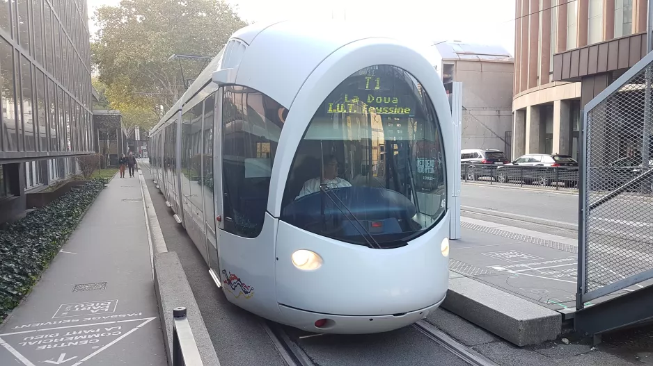 Lyon tram line T1 with low-floor articulated tram 46 at Part-Dieu - Auditorium (2018)