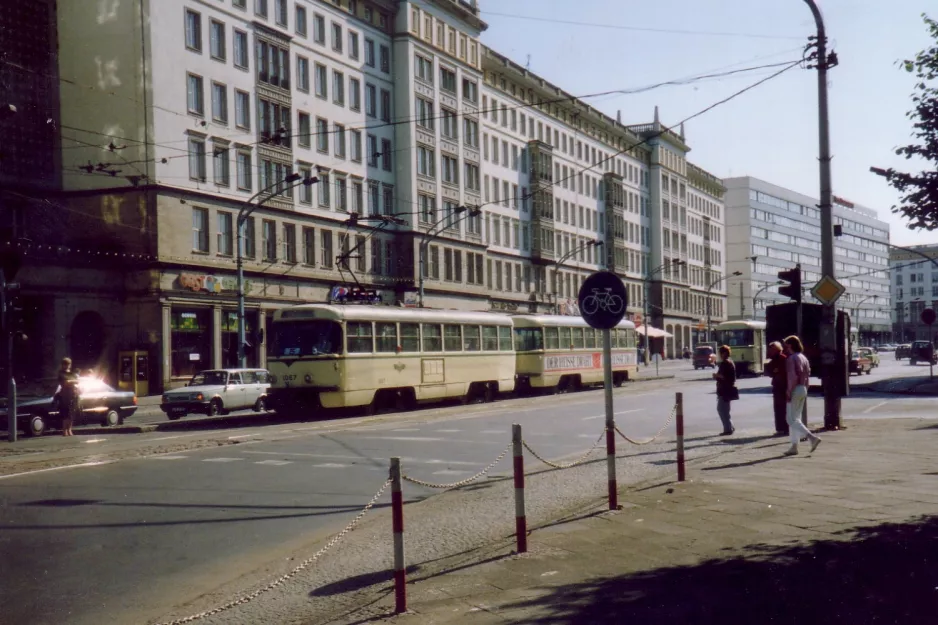 Magdeburg tram line 5 with railcar 1064 on Wilhelm-Pieck-Allee (Ernst-Reuter-Allee) (1990)