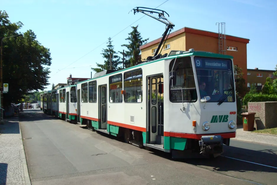 Magdeburg tram line 9 with railcar 1276 at Leipziger Chaussee (2008)
