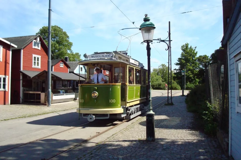 Malmö Museispårvägen with railcar 100 at Banérskajen (2012)