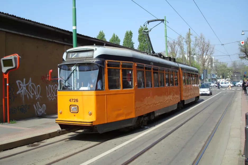Milan tram line 12 with articulated tram 4726 at Cimifero Monumenta (2009)