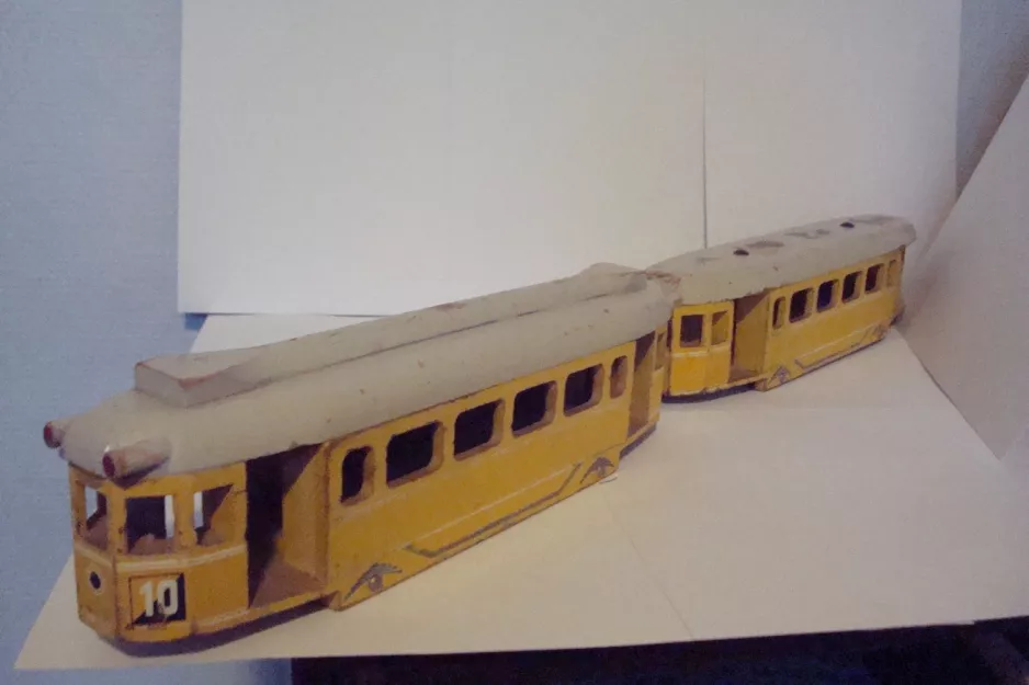 Model tram: Copenhagen Lundings bogiemotorvogn og Lundings bogiebivogn linie 10 (1953)