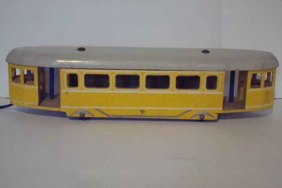 Model tram: Copenhagen  Side of one bogie beehive, as line 3 (1953)