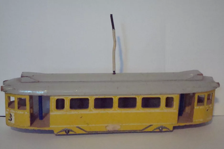 Model tram: Copenhagen tram line 3 side of one linie 3 bogie motor car (1953)
