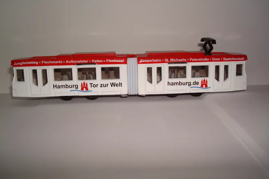 Model tram: Hamburg, side view (2000)