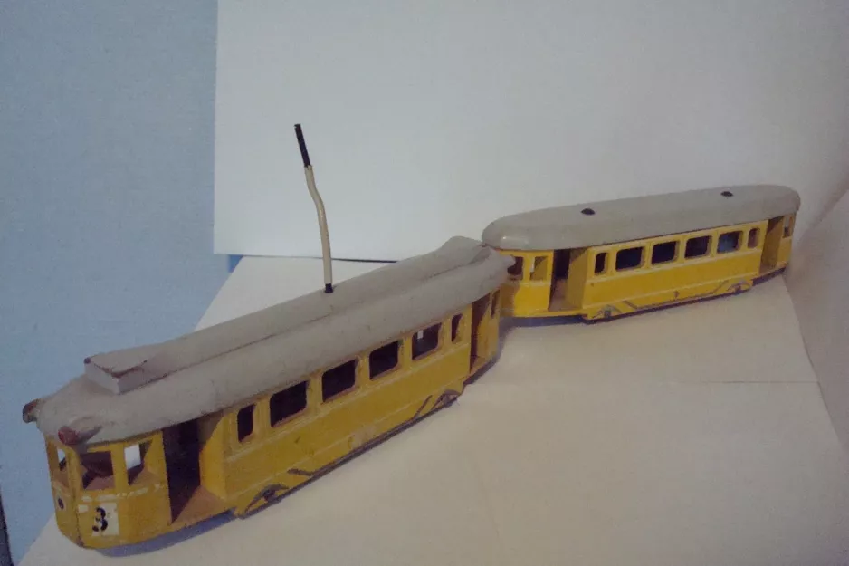 Model tram: Lorry of Lunding's boogie motor vehicle and bogie sidecar
 (1953)