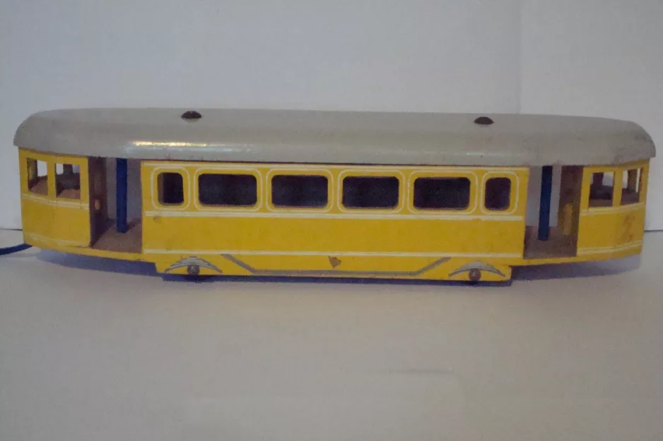 Model tram: Side of one bogie beehive, as line 3 (1953)