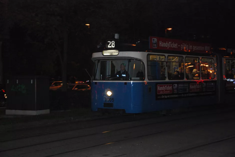 Munich special event line 28 with articulated tram 2005 at Ottostraße (2014)