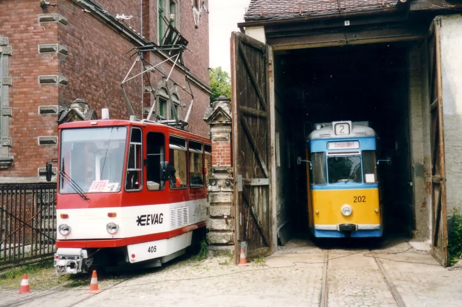 Naumburg (Saale) articulated tram 405 at Naumburger Straßenbahn (2003)