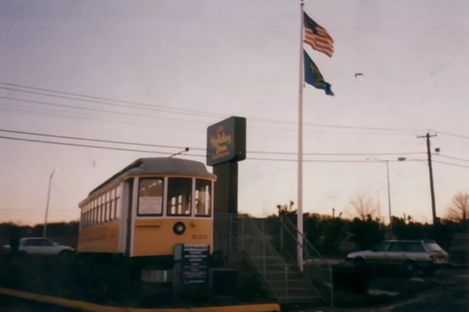 New Haven railcar 855 at Holiday Inn. Yale (1996)