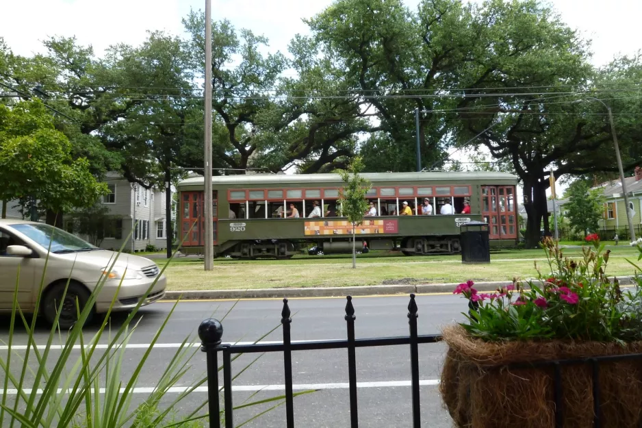 New Orleans line 12 St. Charles Streetcar with railcar 920 at S Carrollton / Spruce (2010)