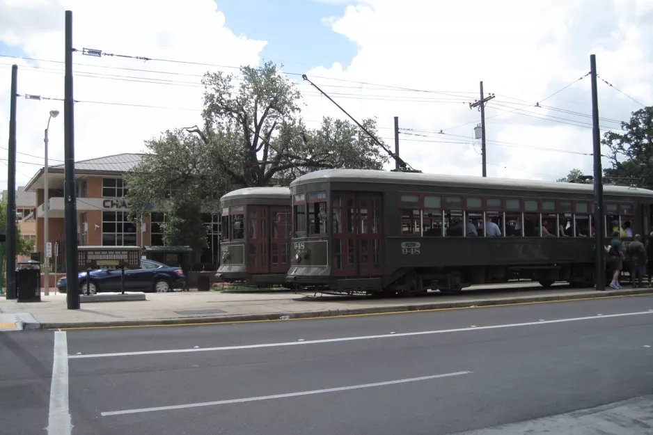 New Orleans line 12 St. Charles Streetcar with railcar 932 near S Claiborne (2010)