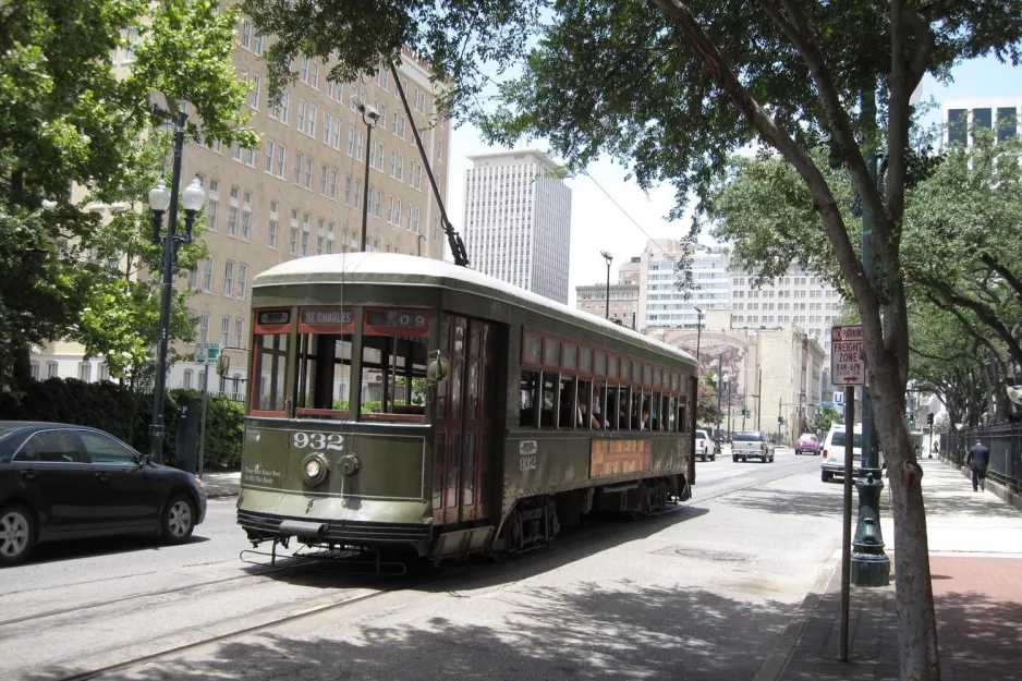 New Orleans line 12 St. Charles Streetcar with railcar 932 near St Charles / Euterpe (2010)