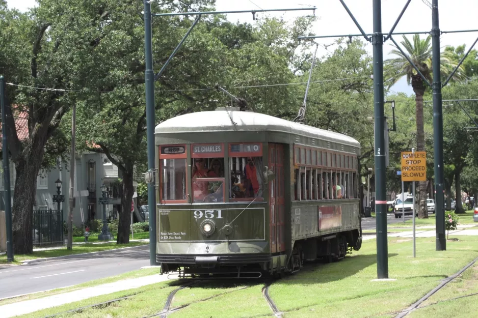 New Orleans line 12 St. Charles Streetcar with railcar 951 at Carrollton  S. Claiborne Avenue (2010)