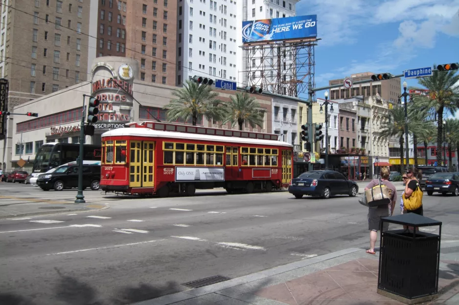 New Orleans line 47 Canal Streetcar with railcar 2017 in the intersection Canal street/Dauphine street (2010)