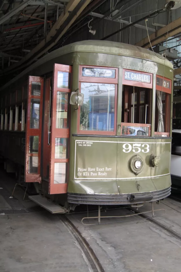 New Orleans railcar 953 inside Willow St (2010)