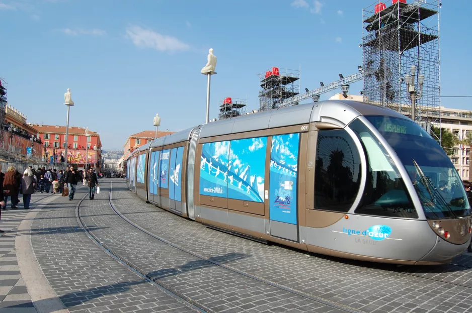 Nice tram line 1 with low-floor articulated tram 007 on Place Masséna (2009)