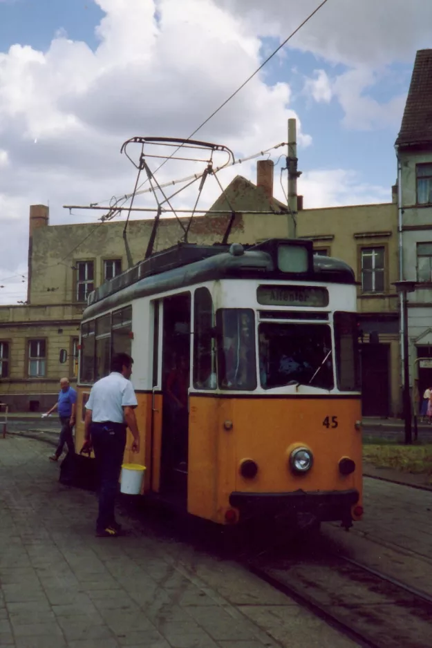 Nordhausen tram line 2 with railcar 45 at Arnoldsstraße (1990)