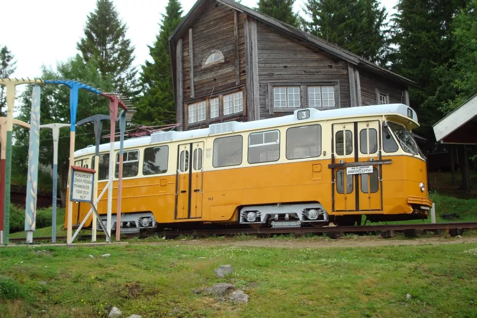 Nordingrå railcar 143 at Värdshuset Mannaminne (2012)