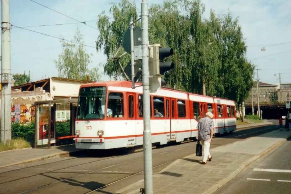 Nuremberg tram line 7 with articulated tram 370 at Widhalmstraße (1998)