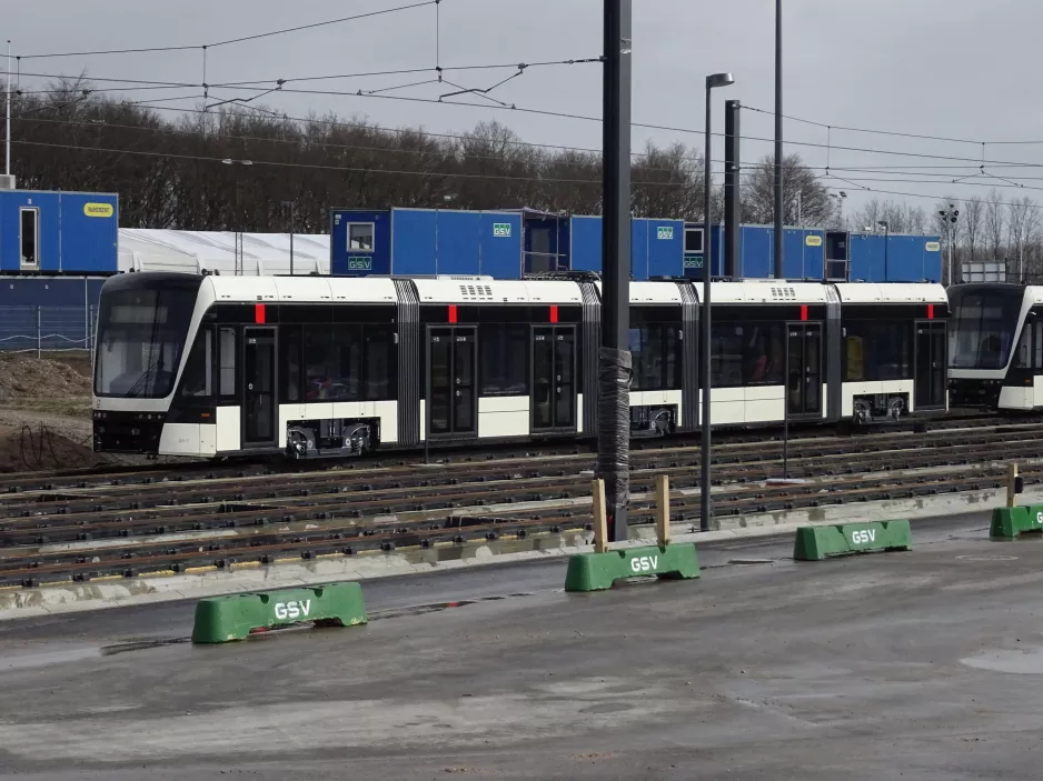 Odense low-floor articulated tram 03 "Forbindelsen" on the side track at Kontrol centret (2020)