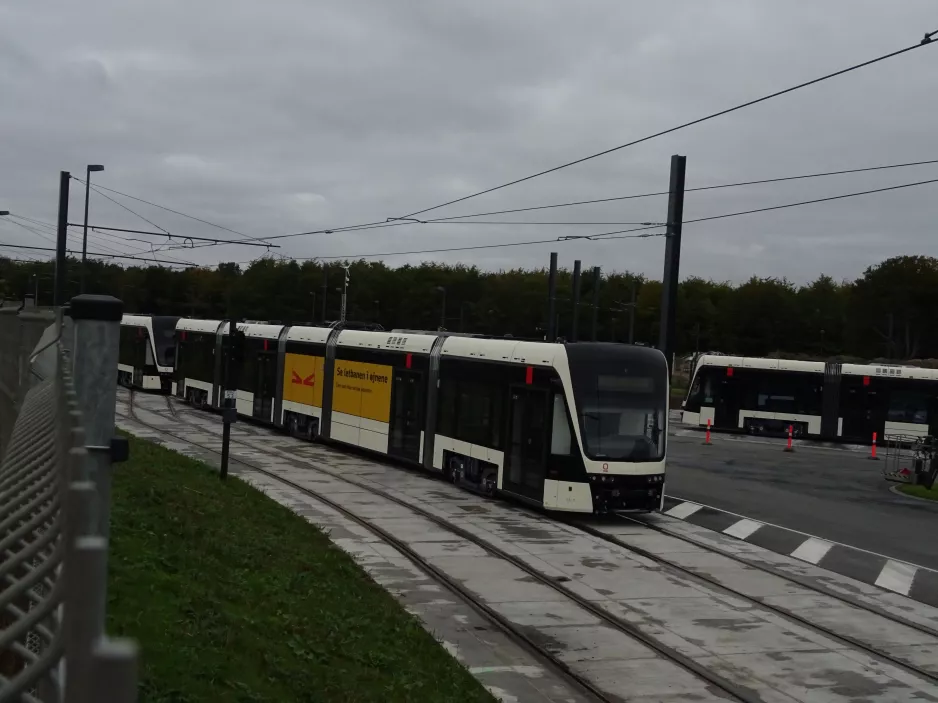 Odense low-floor articulated tram 15 "Symfonien" at Kontrol centret (2020)