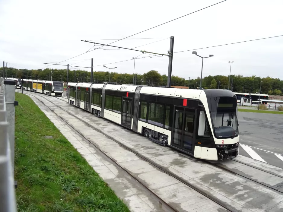 Odense low-floor articulated tram 16 "Horisonten" at Kontrol centret (2020)