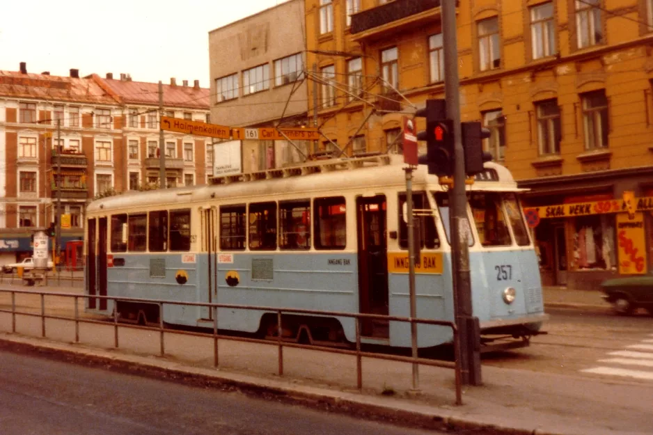 Oslo extra line 15 with railcar 257 at Majorstuen (1980)