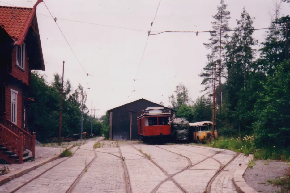 Oslo in front of Vinterbro Elektriske Sporvei (1995)