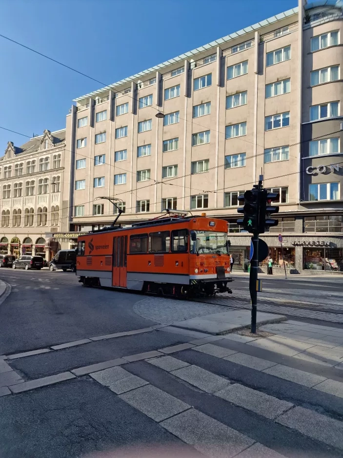 Oslo service vehicle 357 at Nationaltheatret Stortingsgata (2023)