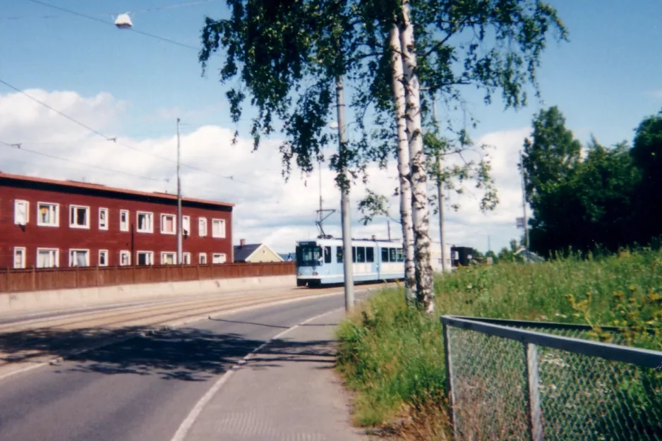 Oslo tram line 12 on Grefsenveien (1995)