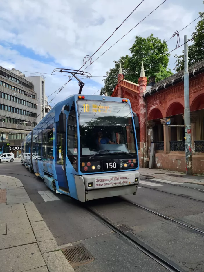 Oslo tram line 18 with low-floor articulated tram 150 on Kirkeristen (2021)