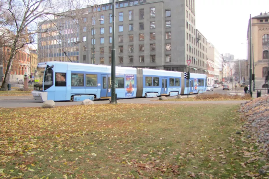 Oslo tram line 18 with low-floor articulated tram 160 on Pilestredet (2010)