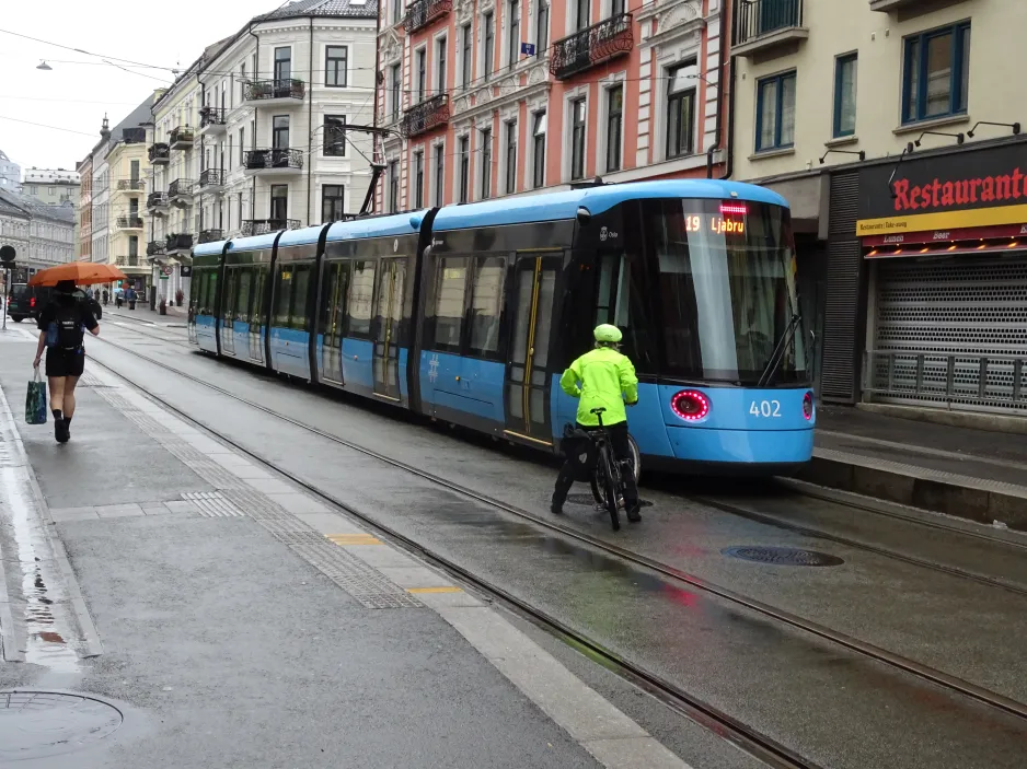 Oslo tram line 19 with low-floor articulated tram 402 at Majorstuen (2024)