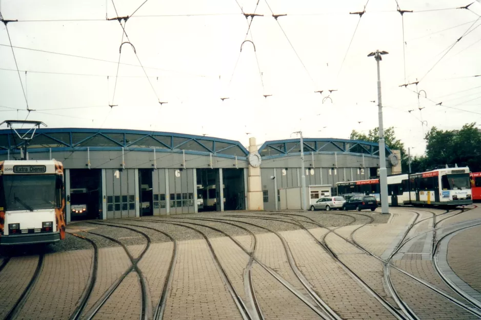 Ostend articulated tram 6049 in front of the depot on Nieuwpoortsesteenweg (2002)