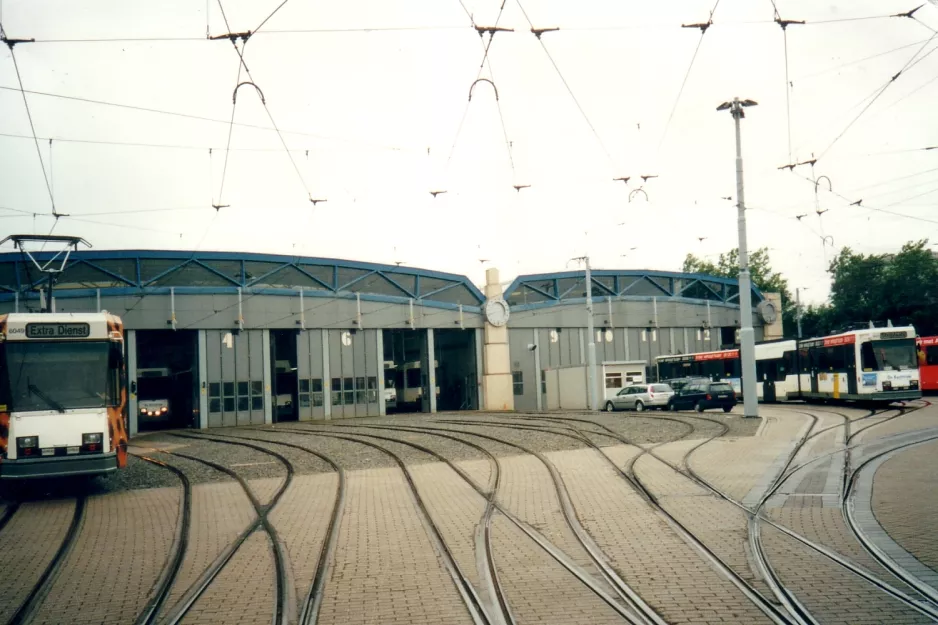 Ostend articulated tram 6049 on Nieuwpoortsesteenweg (2002)