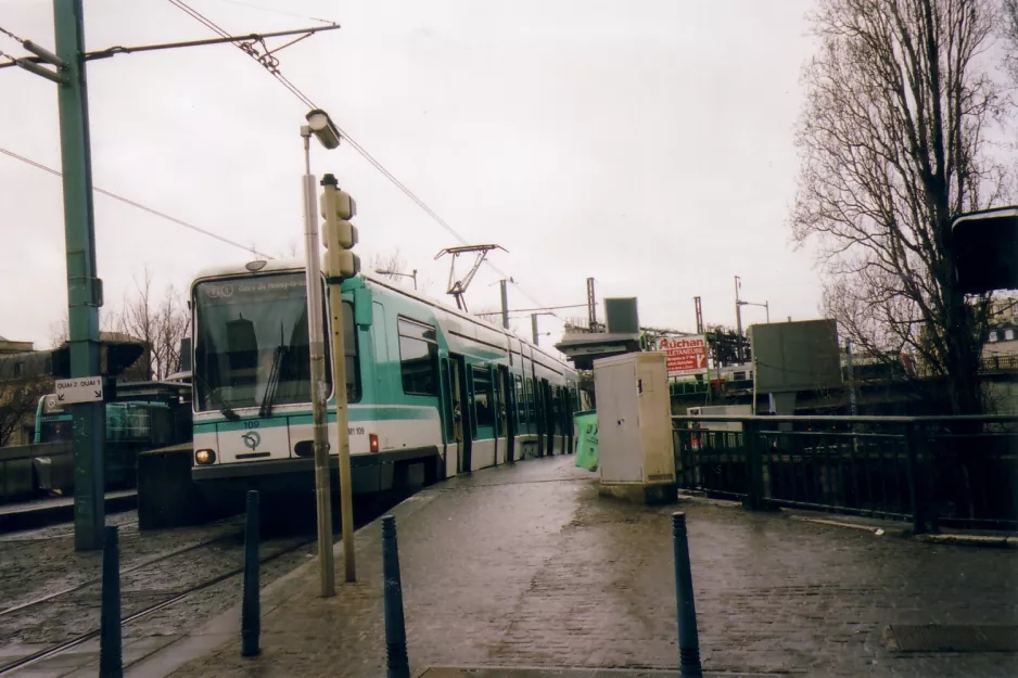 Paris tram line T1 with low-floor articulated tram 109 at Saint Denis (2007)