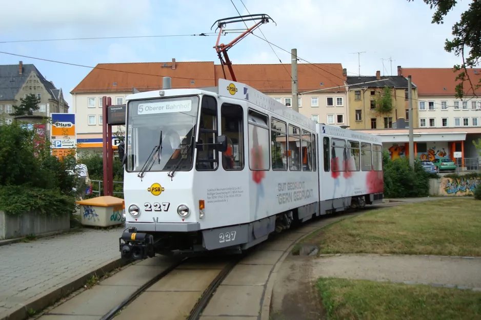Plauen tram line 5 with articulated tram 227 at Südvorstadt (2008)