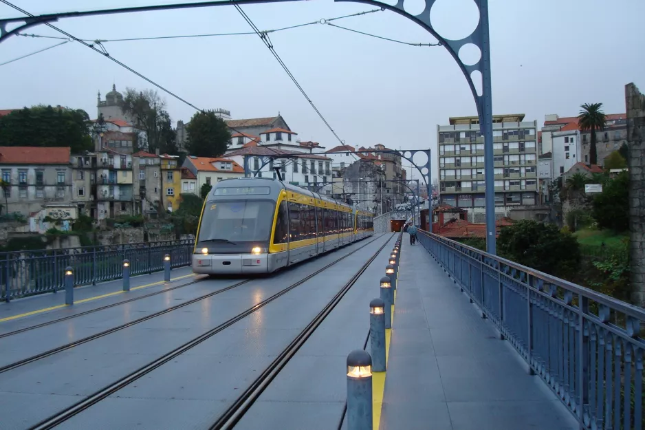 Porto low-floor articulated tram 031 on Ponte de Dom Luis I (2008)