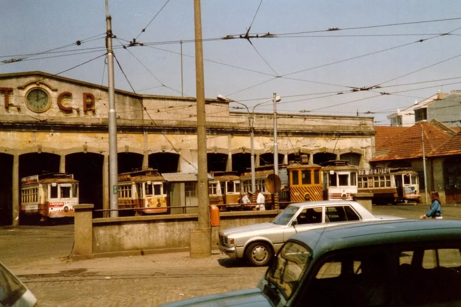 Porto service vehicle 53 at Boavista (1988)