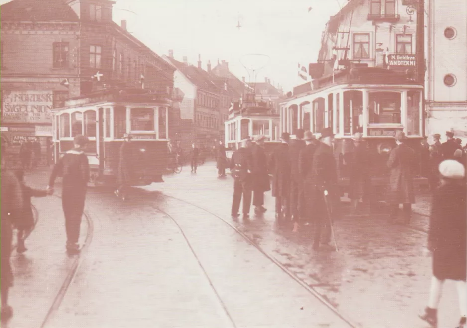 Postcard: Aarhus tram line 2 at Aarhus H (1930)