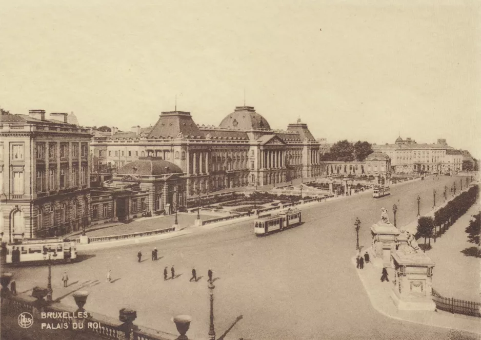 Postcard: Brussels outside Palais du Roi (1928-1934)