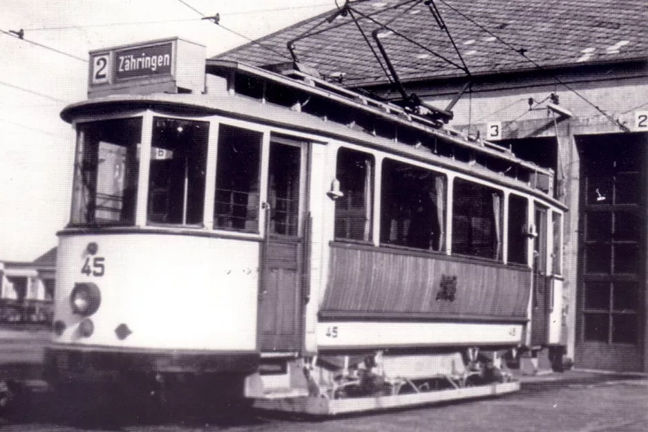 Postcard: Freiburg im Breisgau railcar 45 in front of Betriebshof Nord (1955)